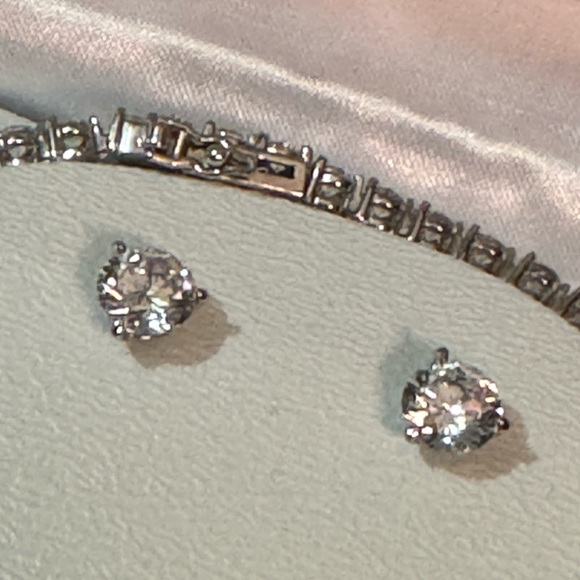 New In Box-Bracelet & Earring Set-Lab Created Diamonds-Silver Plated-7 1/4 in - Picture 14 of 16
